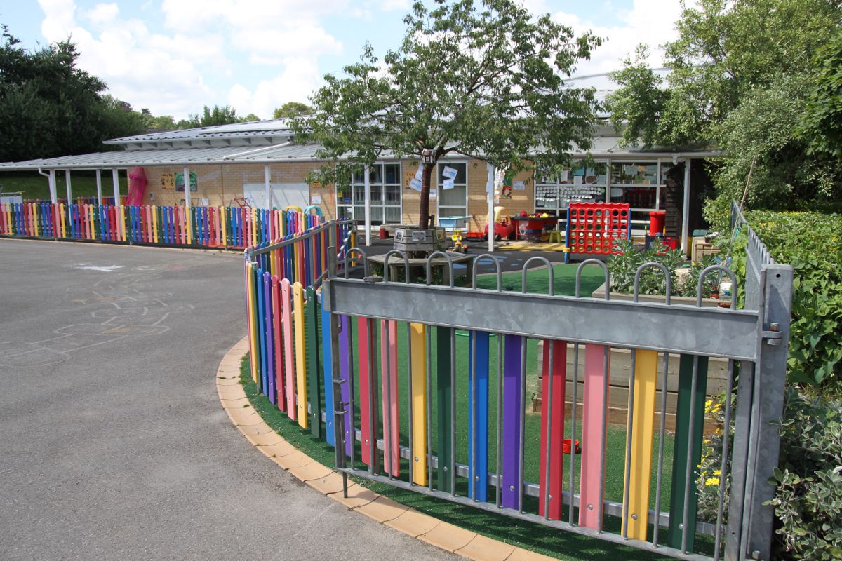Goldsworth Primary School in Woking